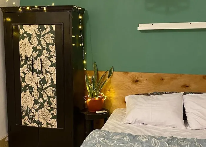 Blue Challet - 2 Mins From The